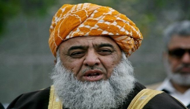 داعية باكستاني: النّساء والجينز سبب حدوث الزّلازل!