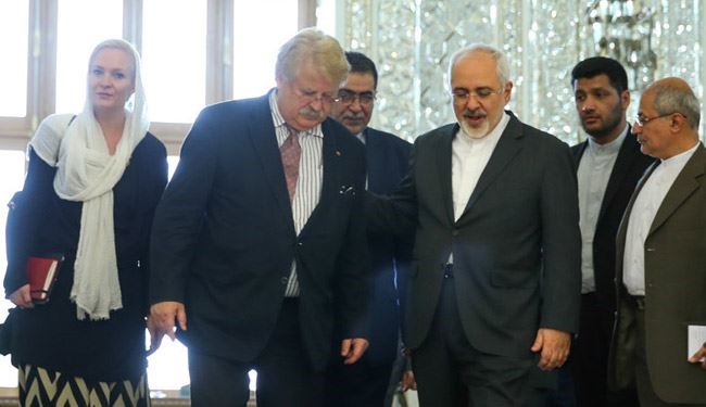 ظريف ينتقد سياسات بعض دول المنطقة في دعم الارهاب