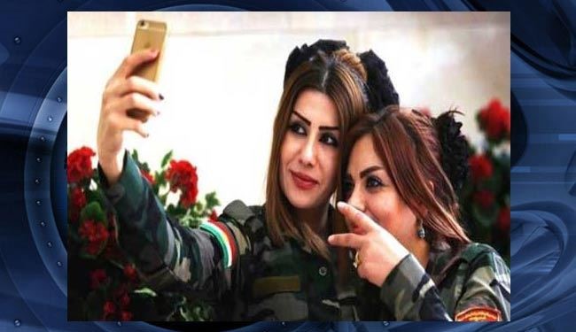 سلفی دختران پیشمرگه قبل از نبرد با داعش