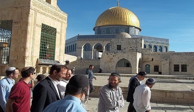 صهاينة يقتحمون المسجد الأقصى أول أيام شهر رمضان