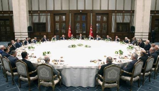 اردوغان يستشيط غضبا لانتقاد مائدته الرمضانية العملاقة