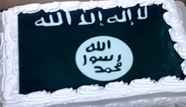 شاهد؛ قصة الكعكة الأمريكية التي زُينت بعلم داعش!