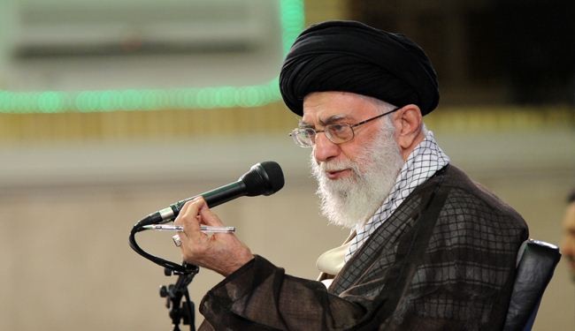 آية الله خامنئي: الحظر  يستهدف هوية شعبنا ومنجزاته ومبادئه