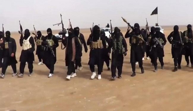 فتاة تقطع رأس عريسها الداعشي بعد ساعة من الزفاف