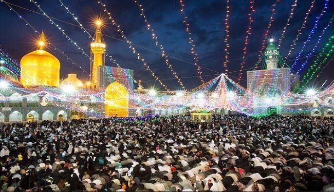 صور لضريح الامام الرضا (ع) في ذكرى مولده الشريف