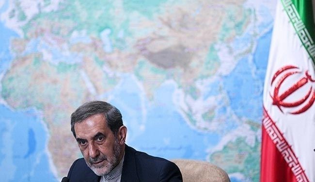 ولايتي: ايران رافعة لواء الوحدة بين الشيعة والسنة