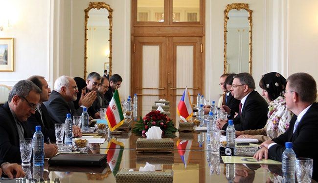 ظریف: الحظر علی ایران عاد بنتائج عکسیة للغرب