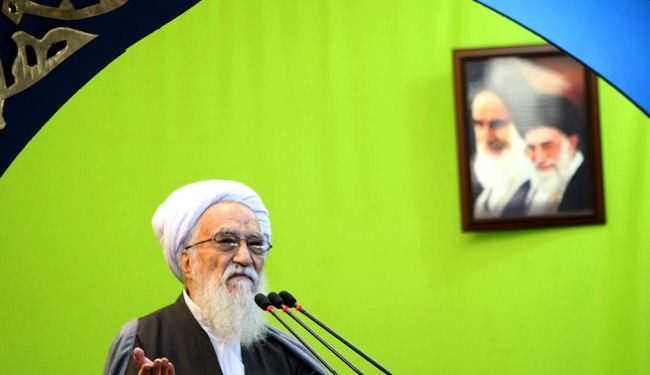 امام جمعة طهران: اميركا لا تريد القضاء على 