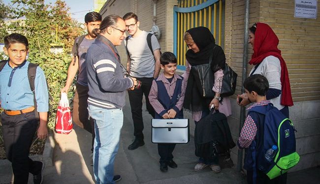 بالصور.. بدء العام الدراسي الجديد في إيران