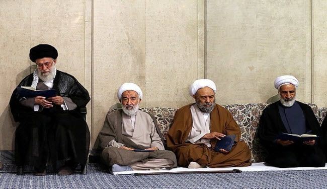 بالصور.. مجلس تأبين شهداء كارثة منى بحضور قائد الثورة الاسلامية