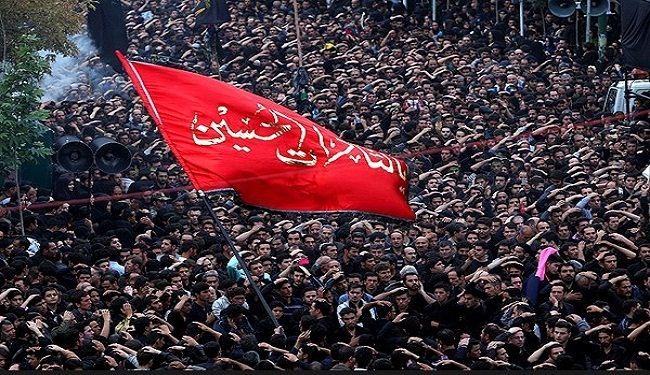 بالصور: الشعب الایراني یحیي ذکری عاشوراء