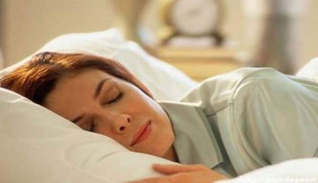 ماذا يحدث لك عند نومك على جنبك الأيمن؟