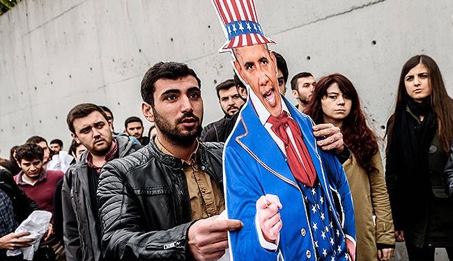 بالصور؛ مظاهرات احتجاج تسبق زيارة اوباما لتركيا