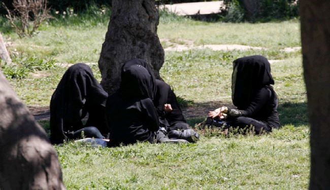 عکس؛ اعتراض زنان اروپایی داعش به آرایشگاه و شامپو!
