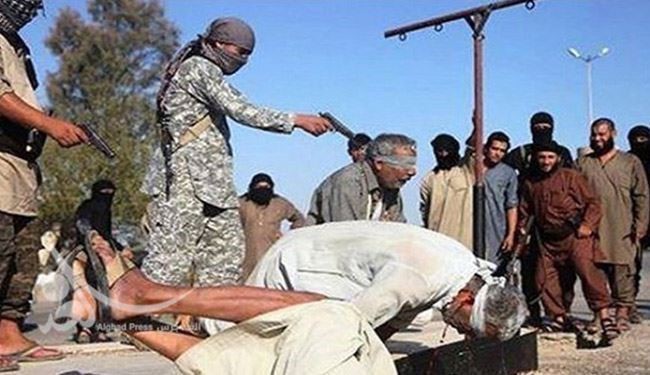 داعش 15سرکرده خود را پس از اعدام به آتش کشید