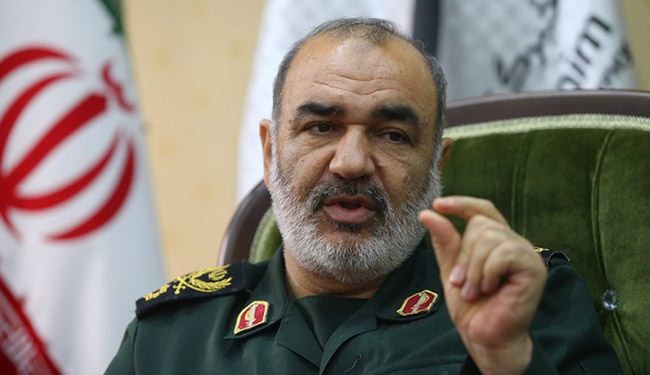 العميد سلامي: حرس الثورة يتسلم صاروخ 