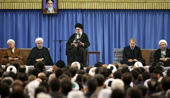 آية الله خامنئي: هدف الاعداء افتعال حرب بين المسلمين +صور