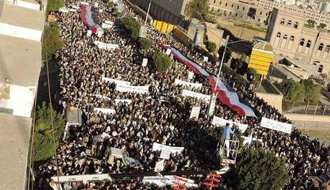 مسيرات جماهيرية ضخمة بصنعاء تنديدا بالعدوان السعودي
