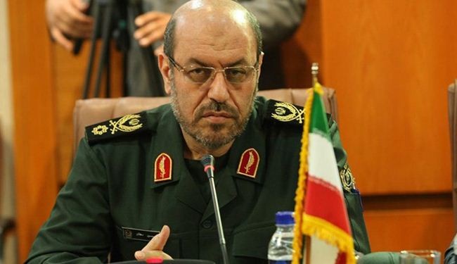 ايران وباكستان تؤكدان على تطوير التعاون العسكري والامني