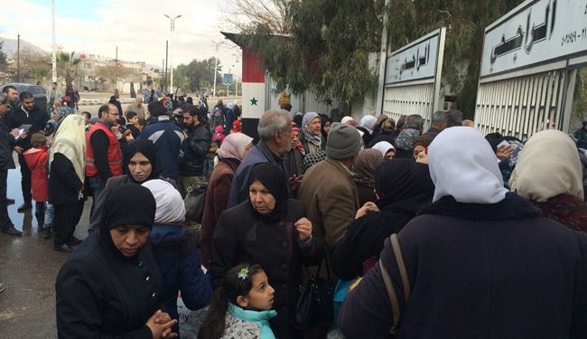 بالصور؛ بدء عودة الاهالي الى حي القدم بعد خروج المسلحين