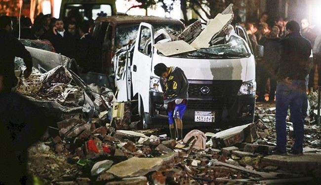 قتلى وجرحى بانفجار قنبلة خلال مداهمة شقة بالقاهرة