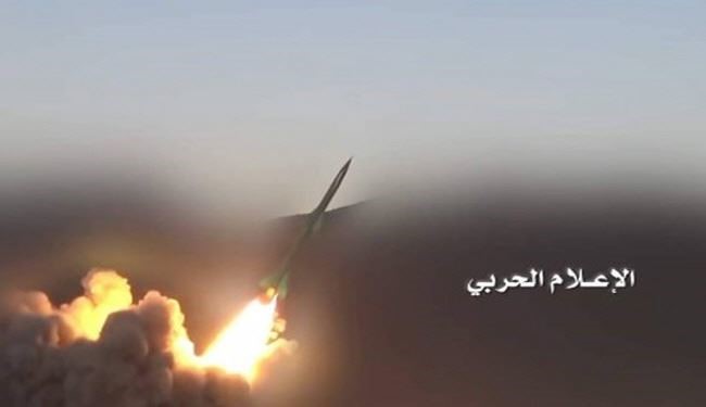 قوات اليمن تقتحم مناطق سعودية وتقصف مطار جيزان بـ