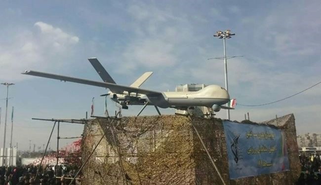 بالصور، حرس الثورة يعرض طائرة بدون طيار بعيدة المدى