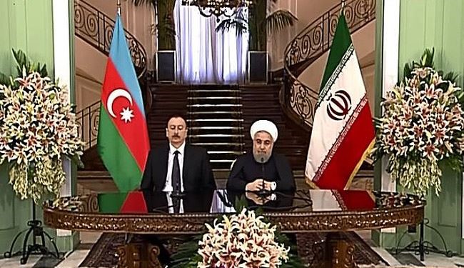 ایران وآذربیجان توقعان 11 وثیقة للتعاون المشترك