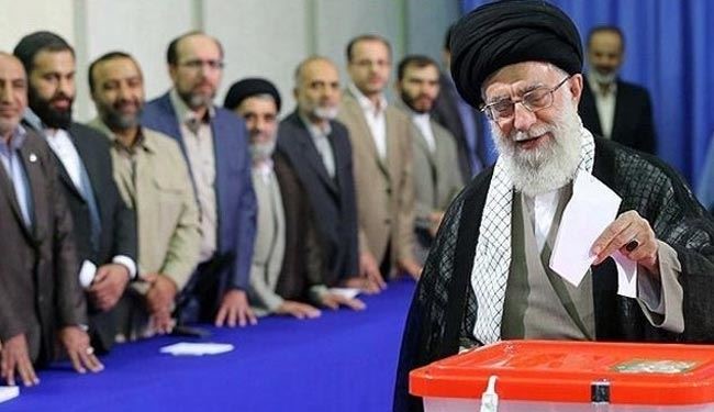 رهبر معظم انقلاب رای خود را به صندوق انداختند