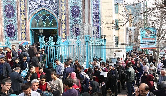 بالصور؛ الشعب الإيراني سطر ملحمة تاريخية لدى صناديق الاقتراع