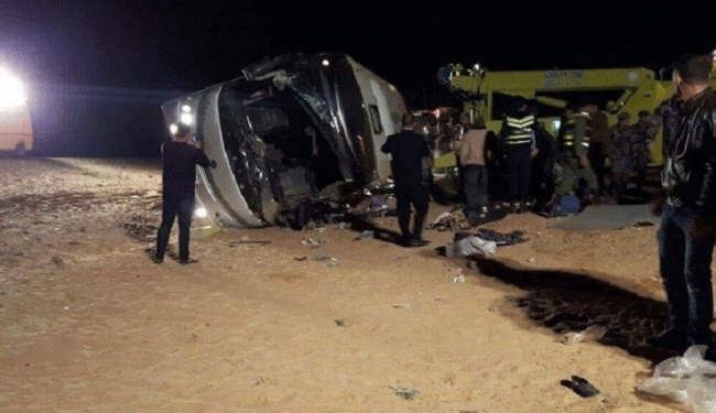 وفاة 14 معتمرا فلسطينيا وإصابة 36 بجروح في حادث سير بالأردن