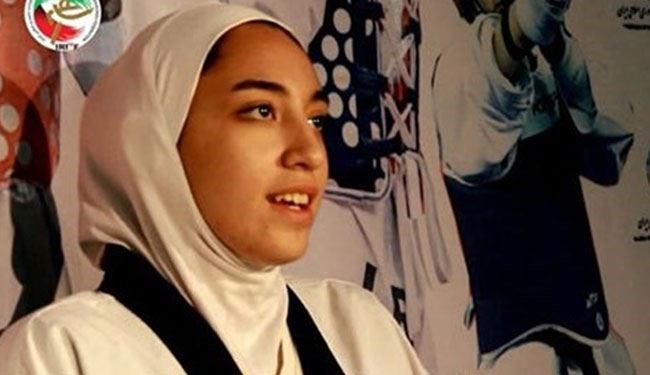 بطلة تايكواندو ايرانية تهدي ميداليتها لشهداء العقيدة