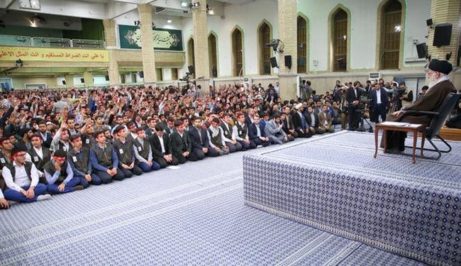 رهبری: حزب الله لبنان همچون خورشید می‌درخشد