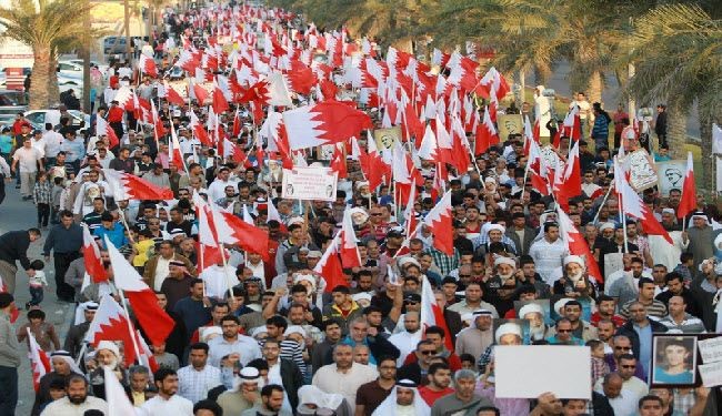 البحراني: تهديدات وزير الدفاع سقطت تحت أقدام المواطنين+صور