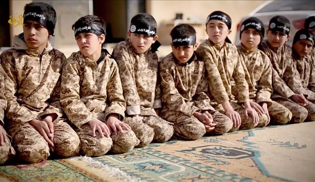 داعش چگونه کودکان را به عملیات انتحاری وا می‌دارد؟