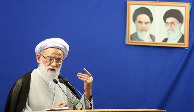 آية الله كاشاني: تطاول امريكا على اموال ايران 