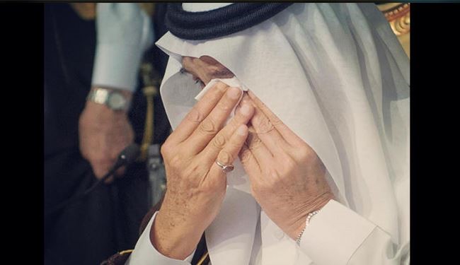 بالصور.. الملك سلمان يبكي والسبب؟