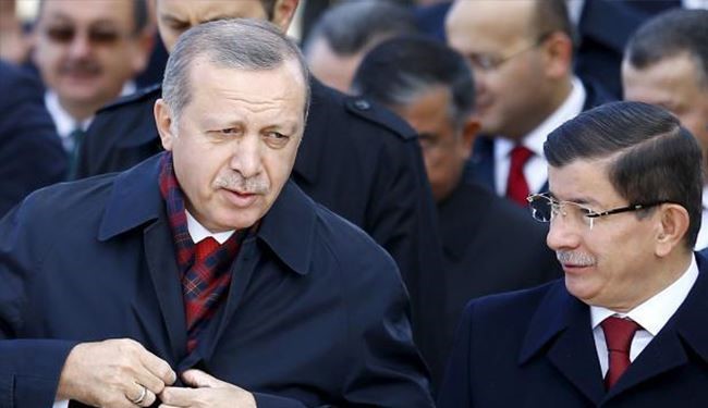 تصدع العلاقات بين أردوغان ورئيس وزرائه المستقيل
