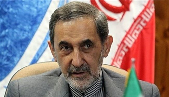 ولايتي: مدافعو وشهداء الحرم لديهم حق كبير على امن المنطقة