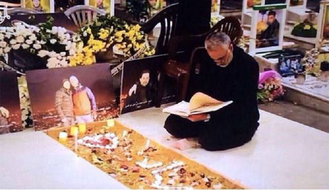 حضور سردار سلیمانی درمنزل ه شهید «مصطفی بدرالدین»