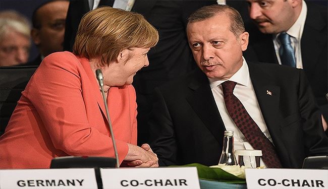 بالصور؛ ميركل توجه انتقادات شديدة اللهجة لاردوغان!
