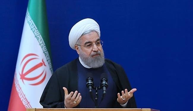 روحاني: شعبنا تعلم درس الصمود والمقاومة من الامام الراحل (ره)