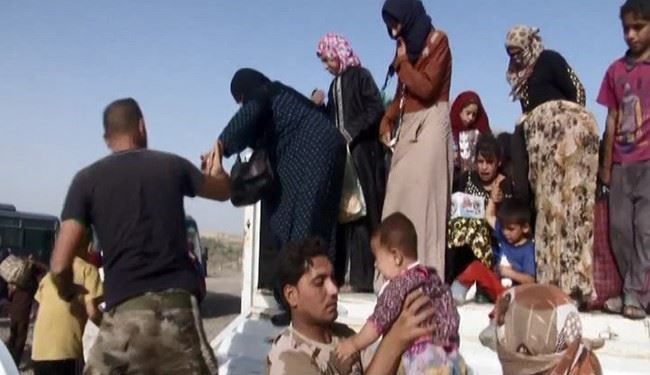 بسیج مردمی عراق: با آوارگان فلوجه دیدار کنید