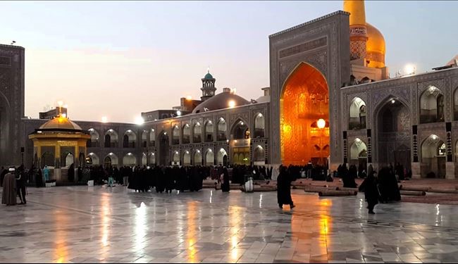 15 مسيحيا يعتنقون الإسلام في حرم الامام الرضا (ع)
