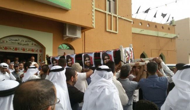 بالصور.. الآلاف يشيعون الشهيدة فخرية إلى مثواها الأخير
