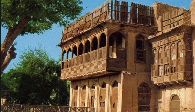 بالصور/ الشناشيل..شواهد على الزمن العراقي الجميل تصارع للبقاء
