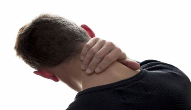لهذه الأسباب توقف عن طقطقة الرقبة فوراً