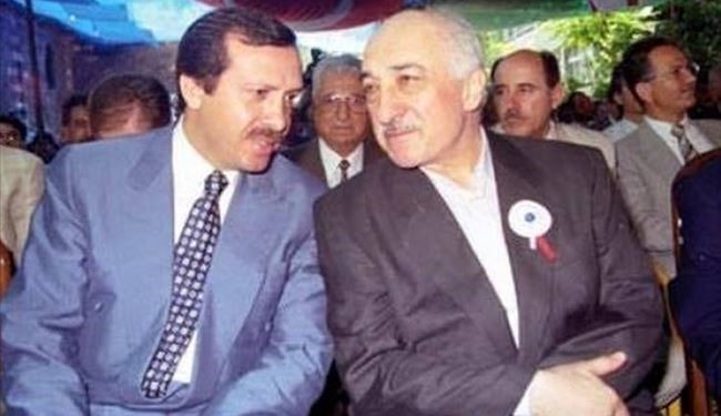 أردوغان وغولن.. قصة تحالف ثم صراع قد ينهيه انقلاب فشل!