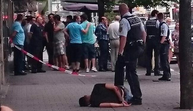 تفاصيل جديدة لاعتداء اللاجئ السوري بالفأس في ألمانيا +صور