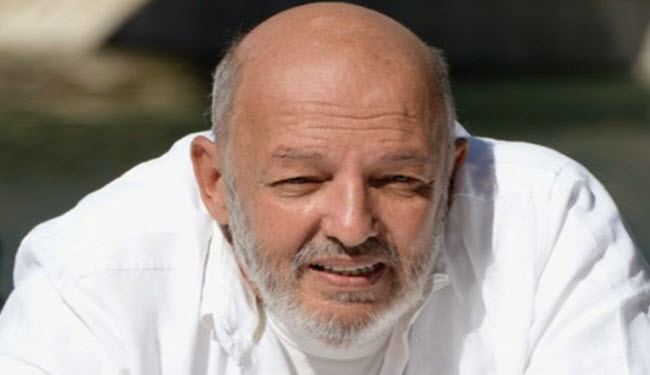 محمد خان عاشق السينما الذي تخلى من أجلها عن الهندسة